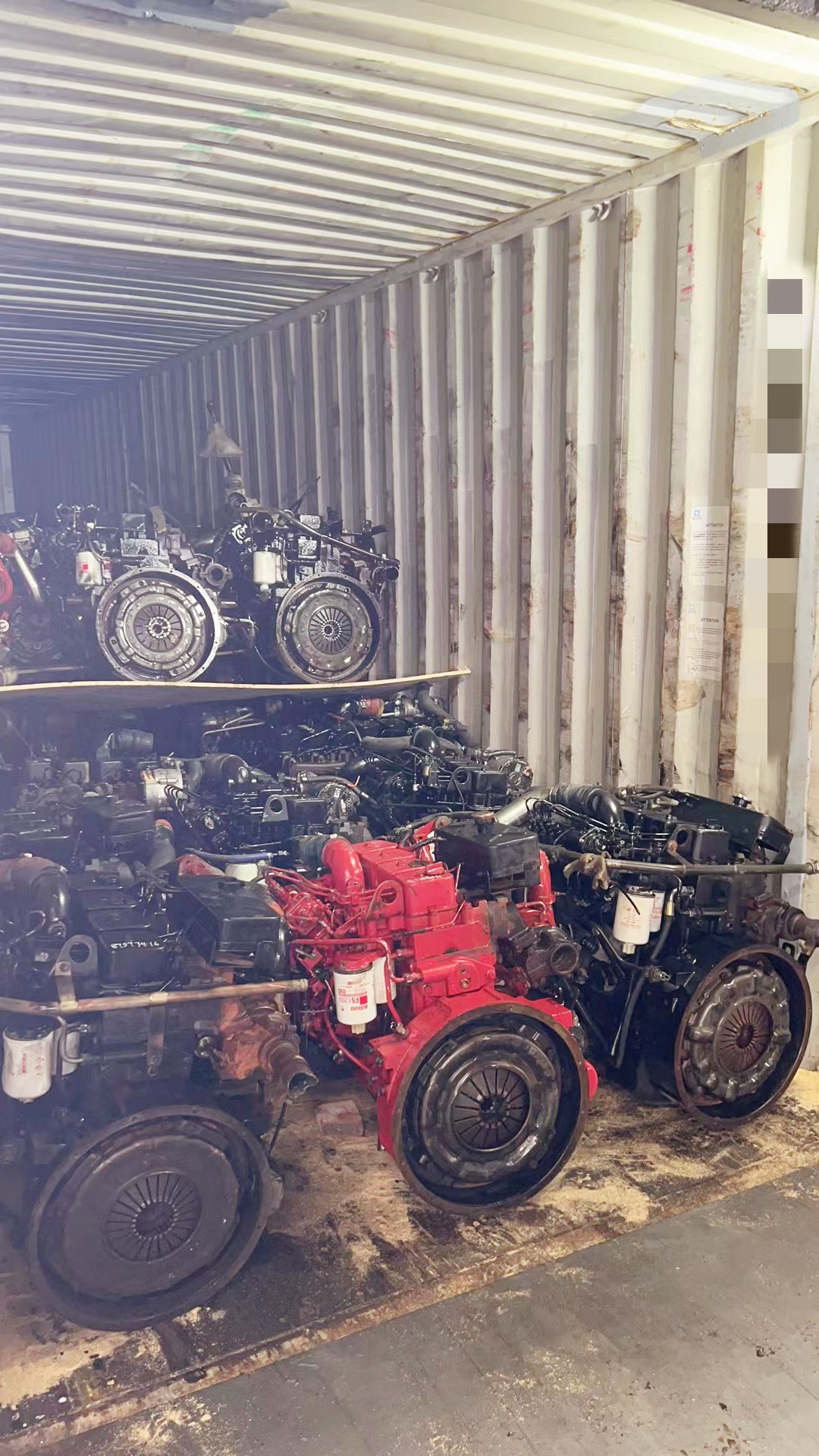 Bangnisen load Cummins engines to Mexico on April