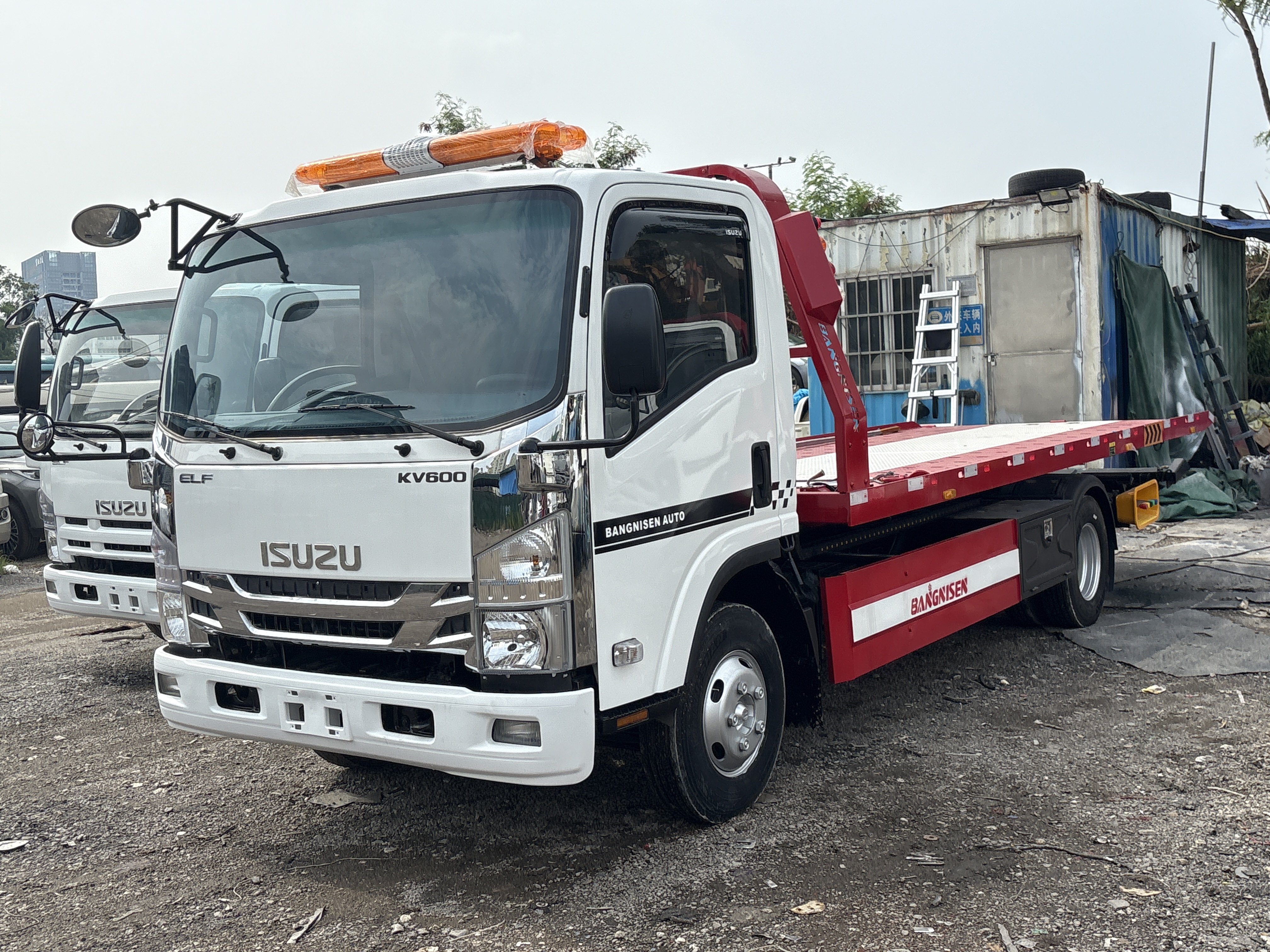 Powerful ISUZU KV600 Heavy-Duty Tow Truck – Built for Tough Rescue Missions!