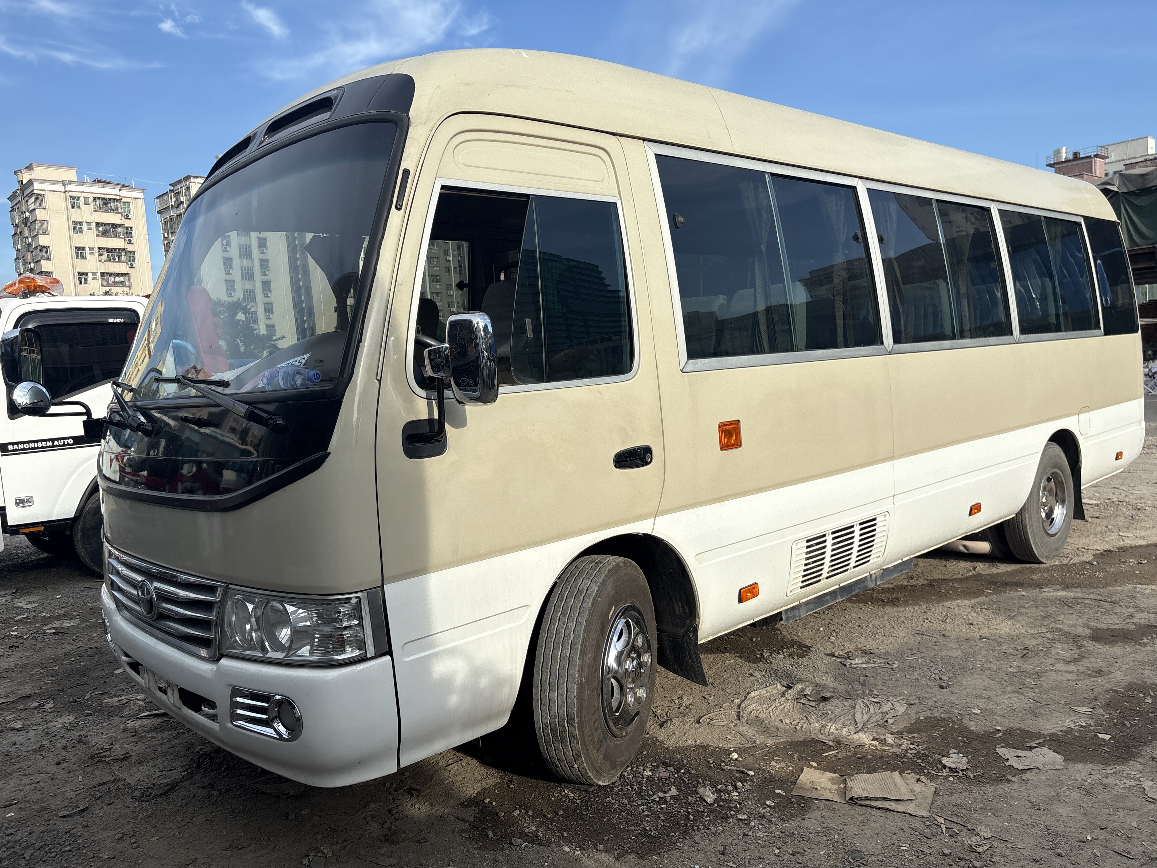 【For Sale】2012 Luxury Edition Toyota Coaster