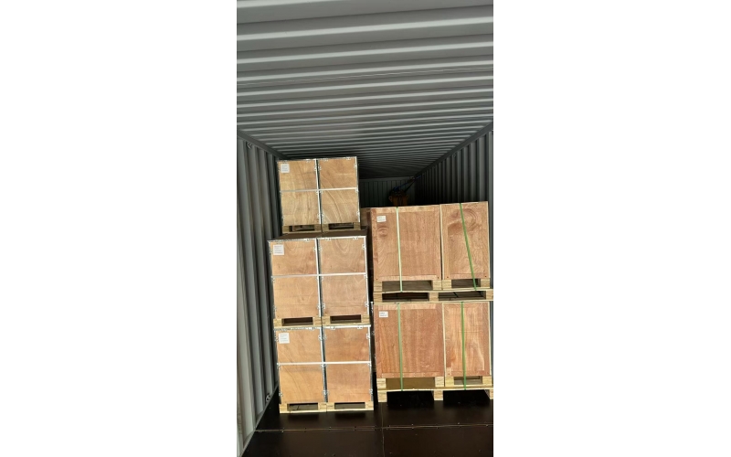 ISUZU 700P dump truck with long block engines load in a 40HQ container to Dominican Republic