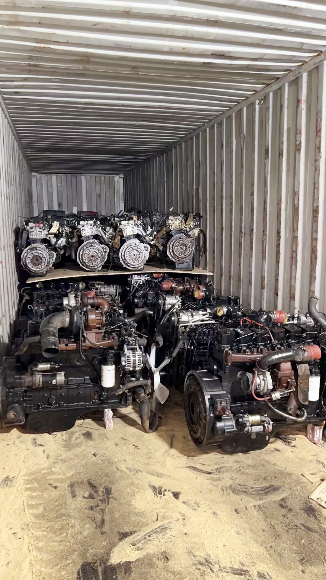 Bangnisen load Cummins engines to Mexico on April(图4)