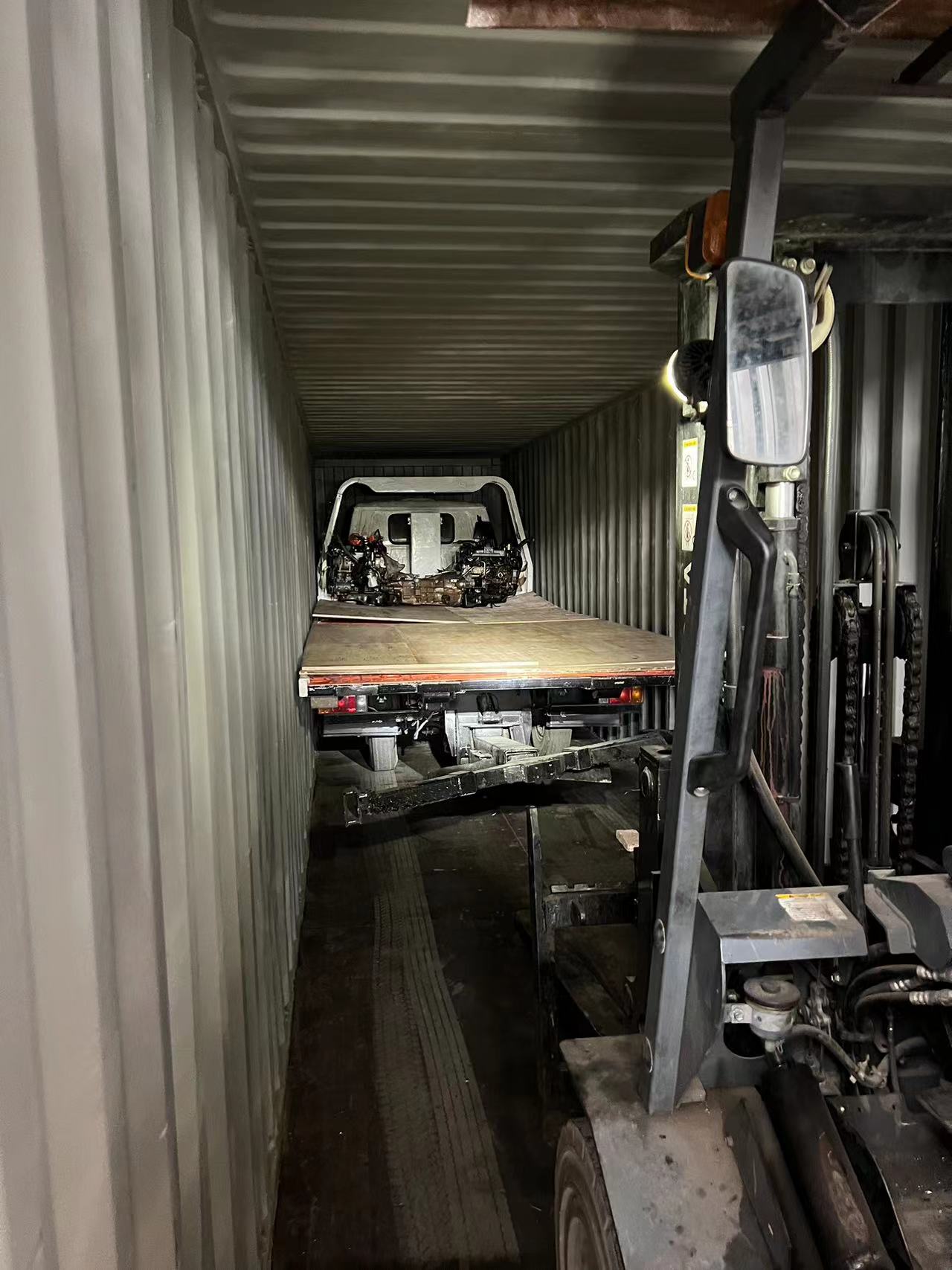 Bangnisen Auto Export trailer trucks and engines in 15th August(图2)