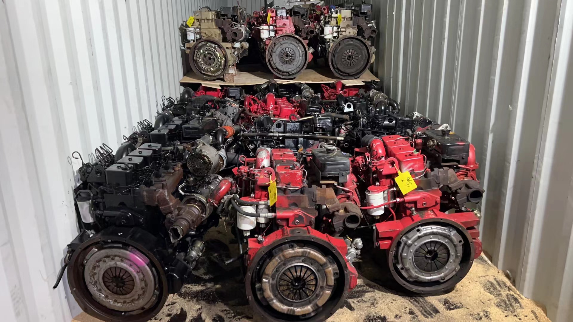 BANGNISEN mixed load CUMMINS engines and parts to Belize(图3)