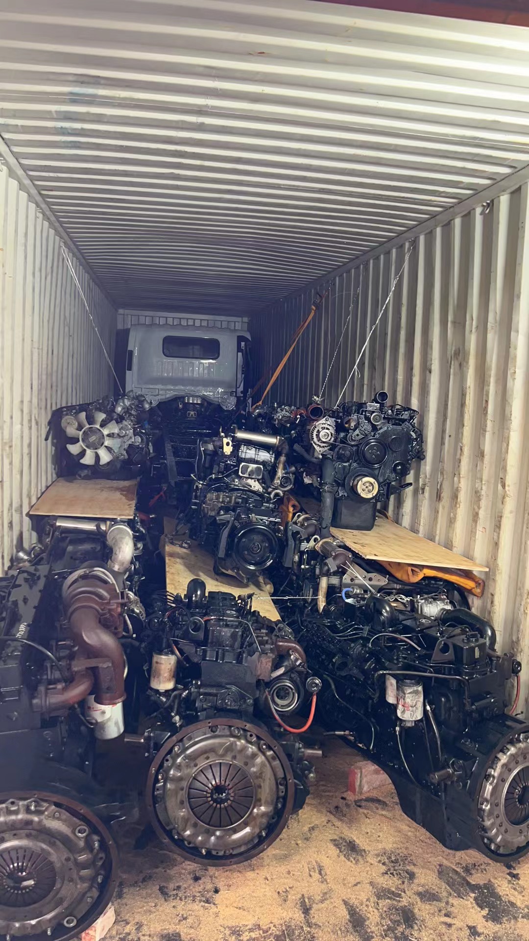 BANGNISEN mixed load container ISUZU truck with CUMMINS ISUZU engines to COSTA RICA(图2)