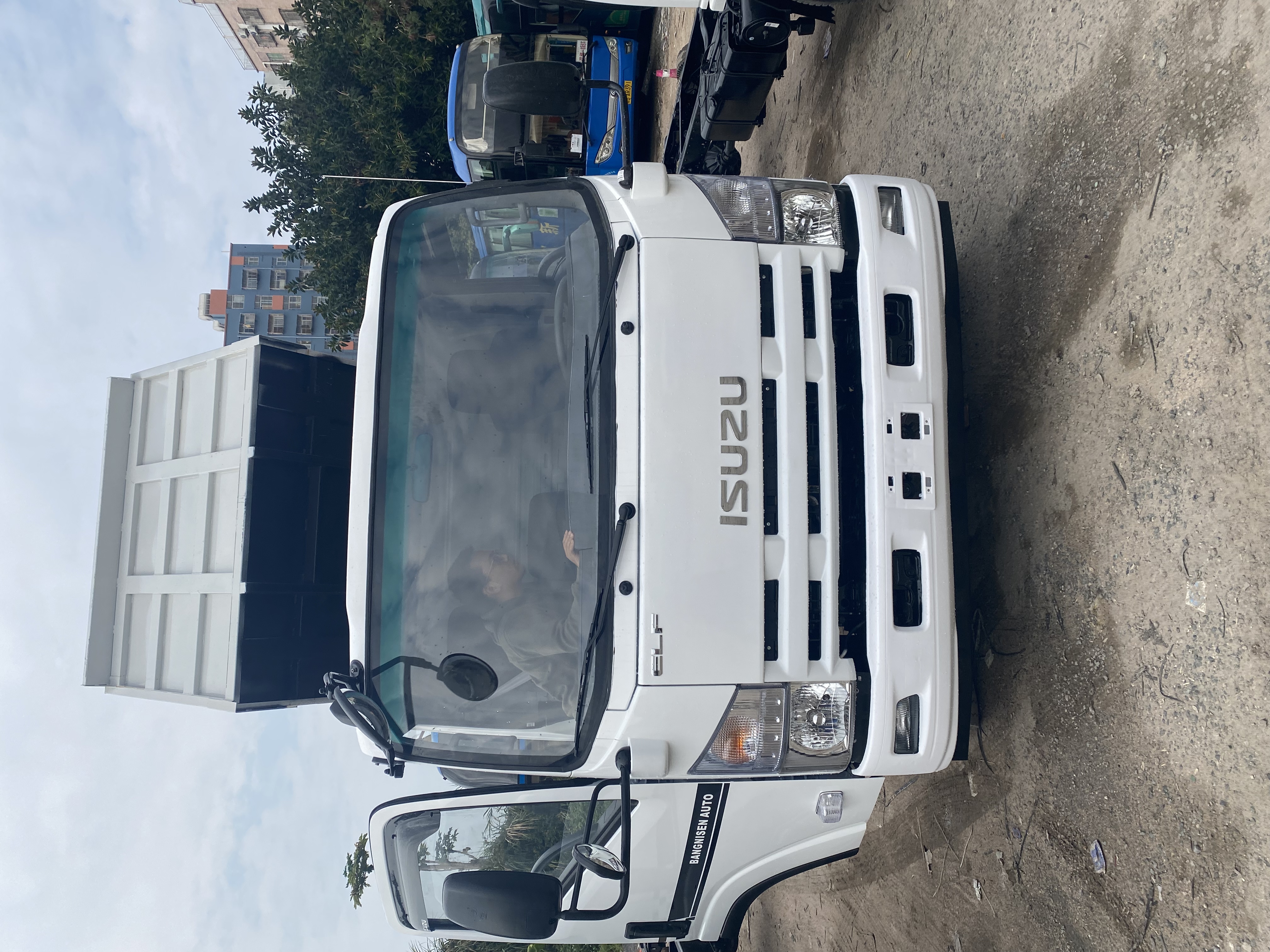 Good Used Isuzu 700P Dump Truck (图2)