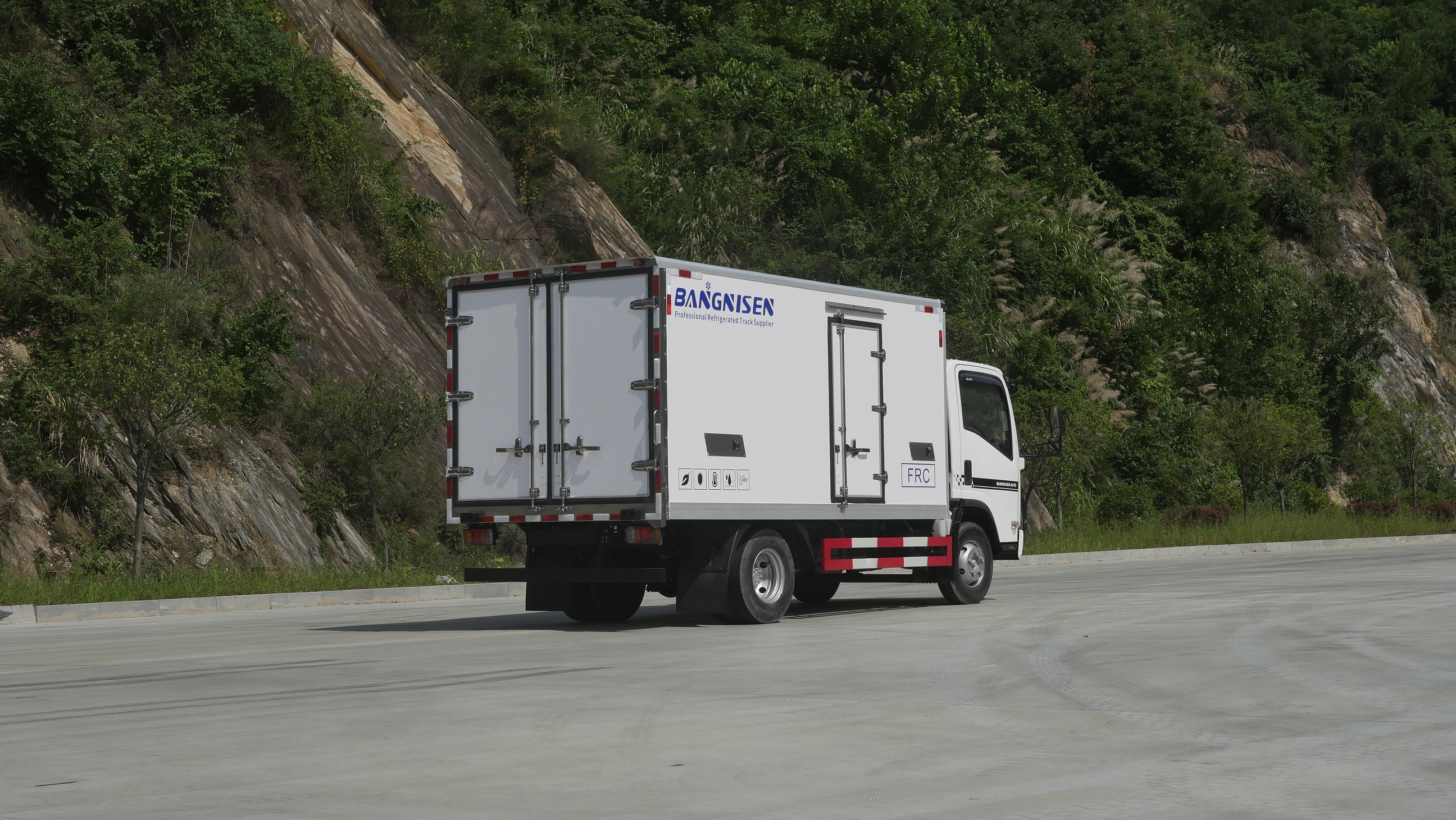 Newly Launched ISUZU KV600 Refrigerated Truck extremely high quality(图5)