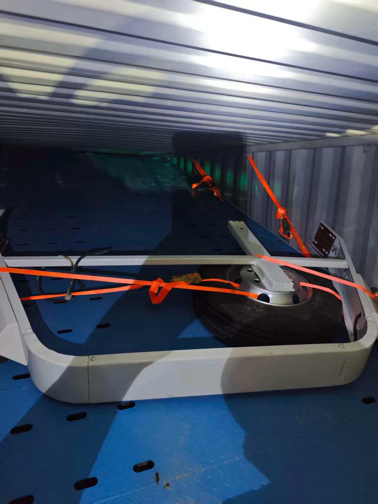 2 units 700P tow truck with blue platforms Shipped to El Salvador