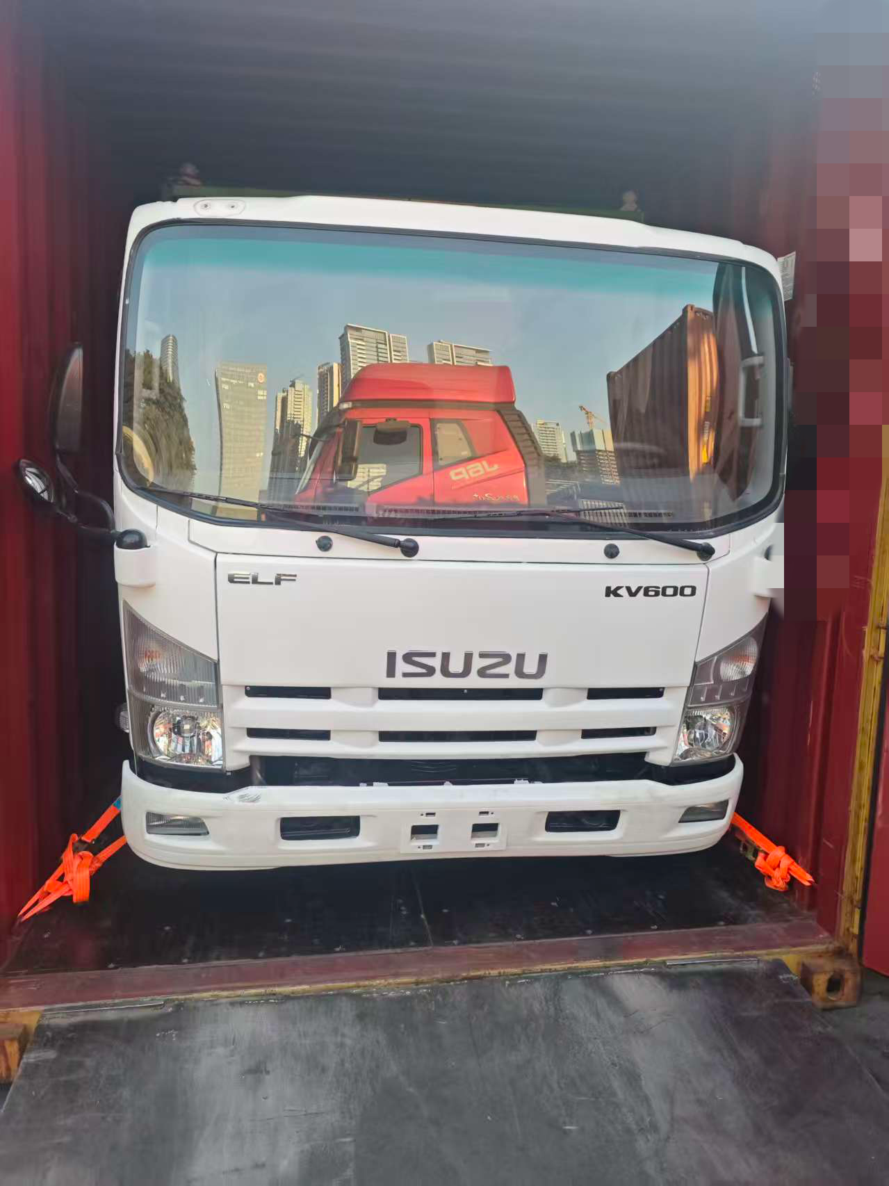 Grúa KV600 y Camión Volquete Enviados a El Salvador(图3)