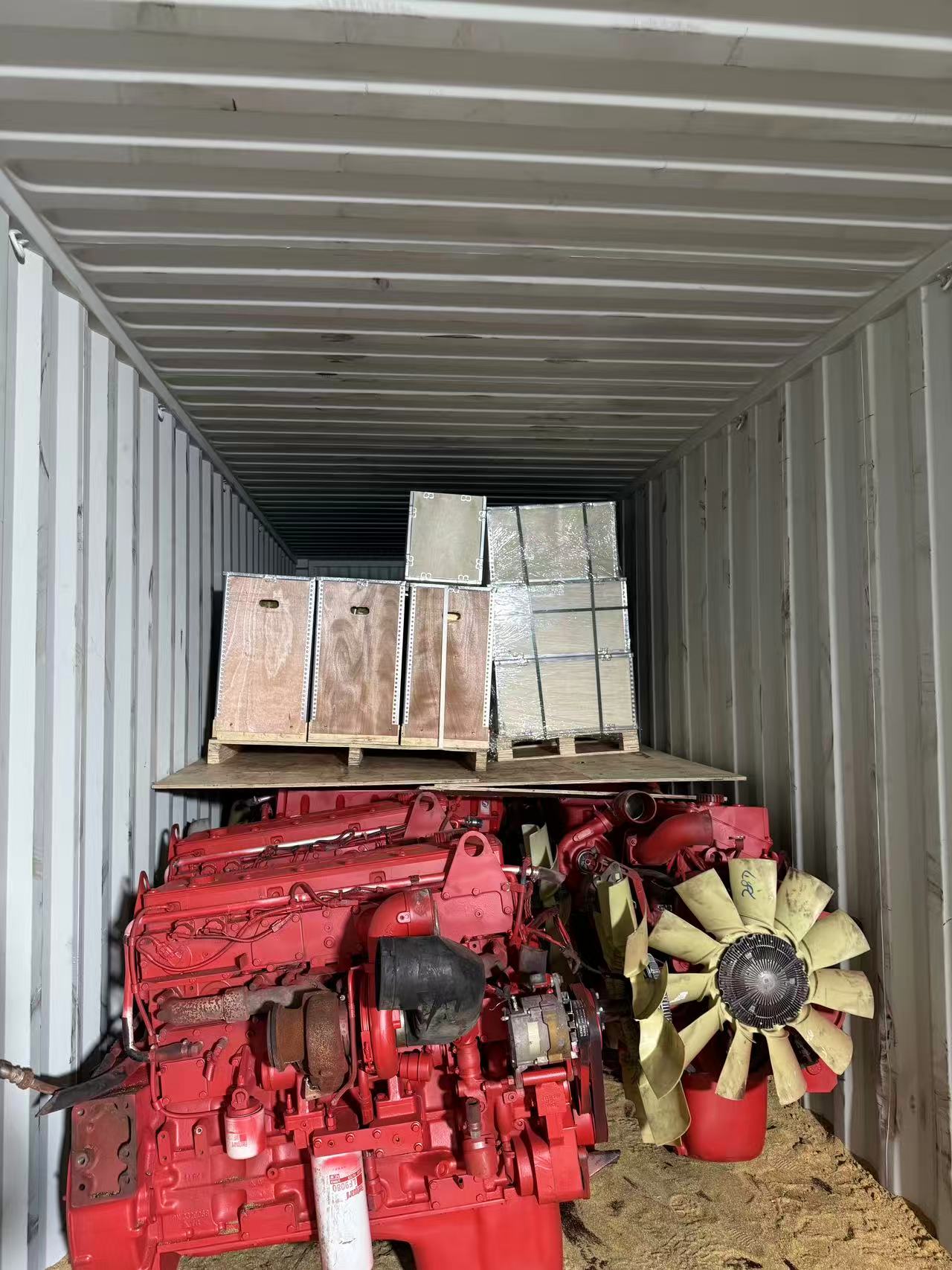 Un Contenedor 40HQ de Motores y Piezas con Rumbo a México(图2)
