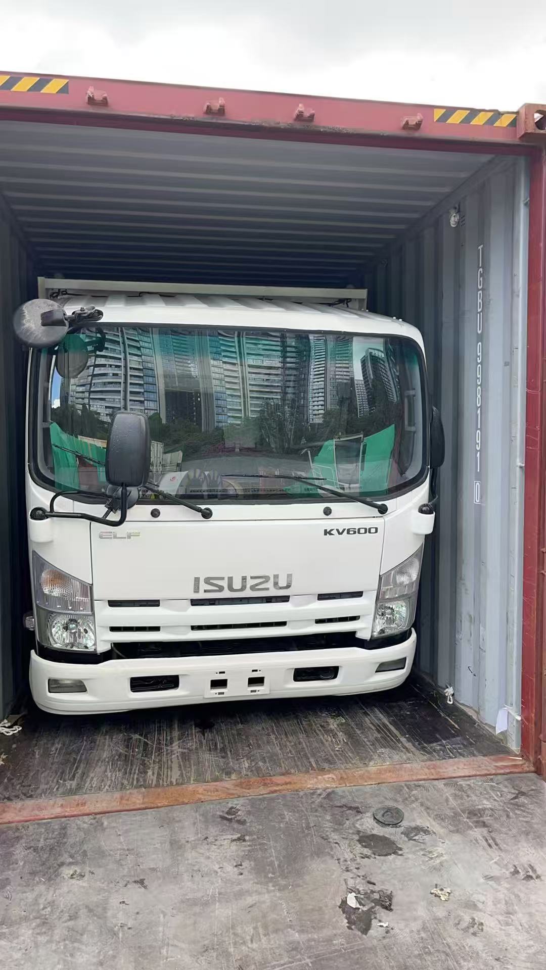 2 unit ISUZU KV600 tow trucks load in a 40HQ container to El Salvador(图3)