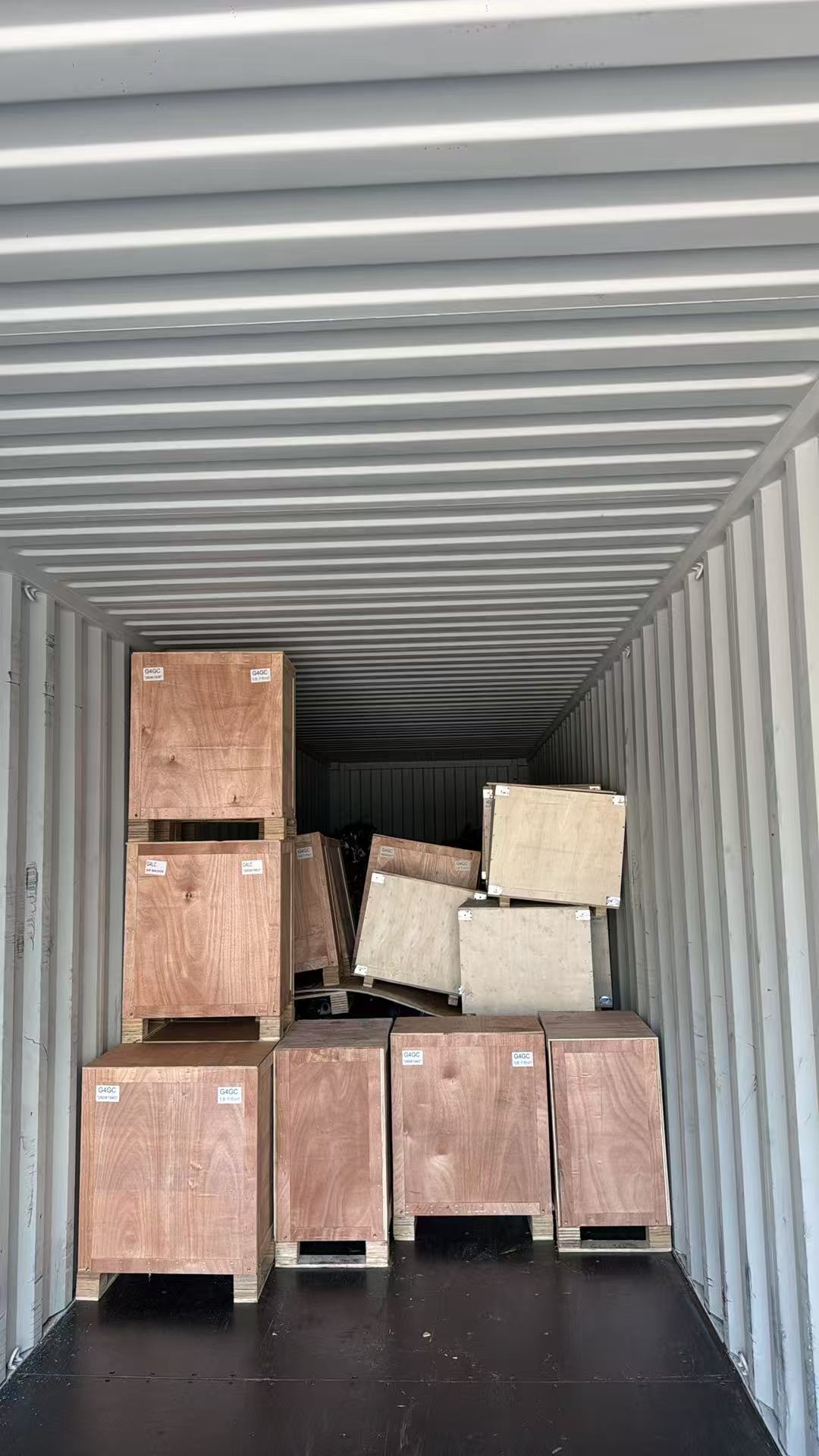 40HQ container loaded with new long block engines to Chile(图1) 40HQ container loaded with new long block engines to Chile(图1)